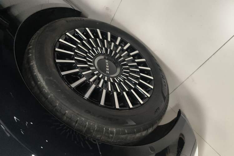 Used Zeekr 009 2024 7-Seater Walk-Through Version Four-Wheel Drive 108 kWh
