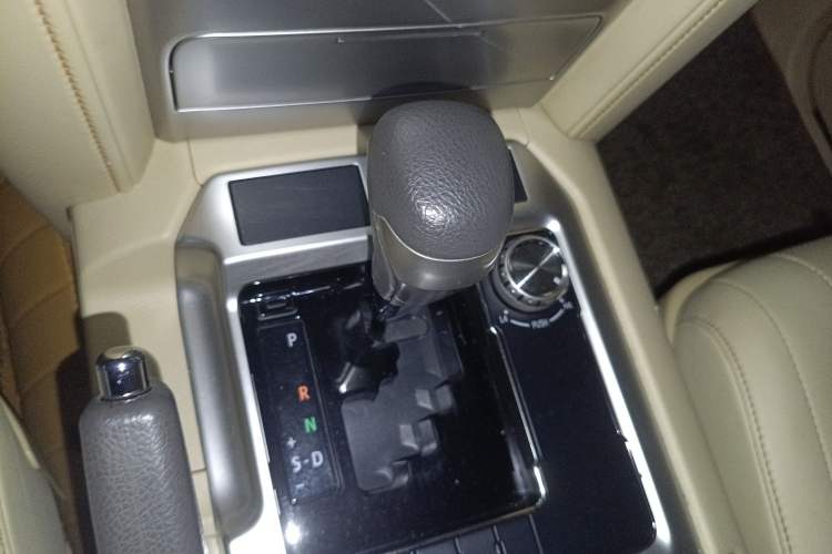 Used Toyota Land Cruiser 
