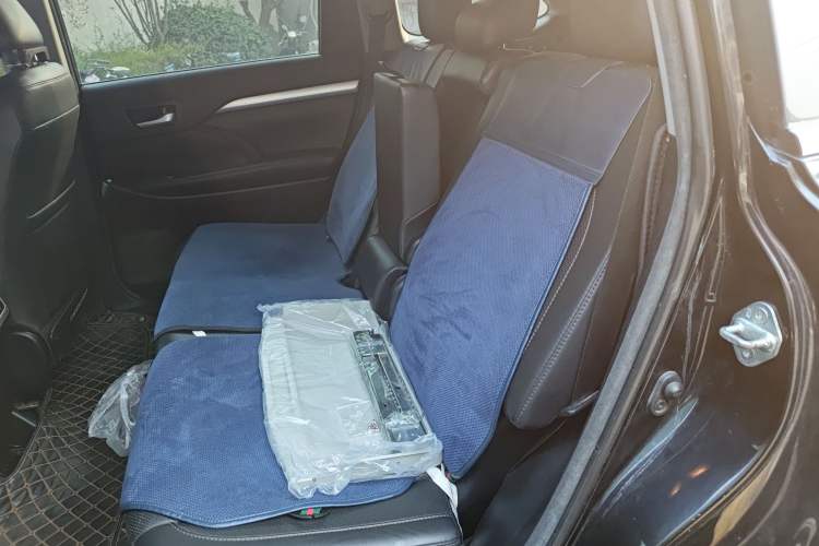 Used Toyota Highlander 2018 2.0T Four-Wheel Drive Luxury Edition 7 Seats China V Emission Standard