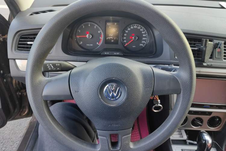 Used Volkswagen Lavida 2013 1.6L Automatic Fashion Edition