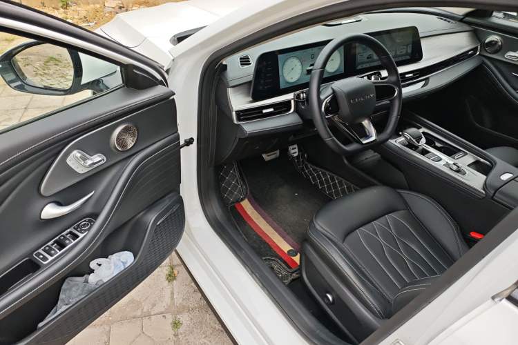 Used Chery Arrizo 8 2024 High-Performance Edition 2.0T DCT Powerfully Tuned Driver Seat