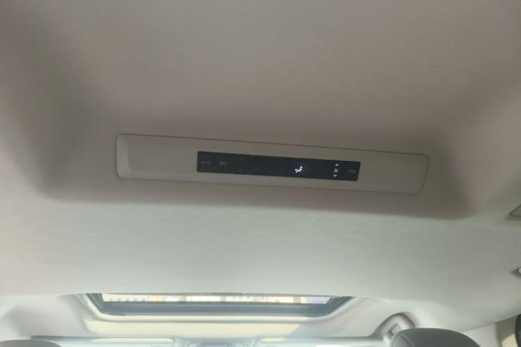 Used Toyota Granvia 2024 2.5L Hybrid Comfort Edition Headliner