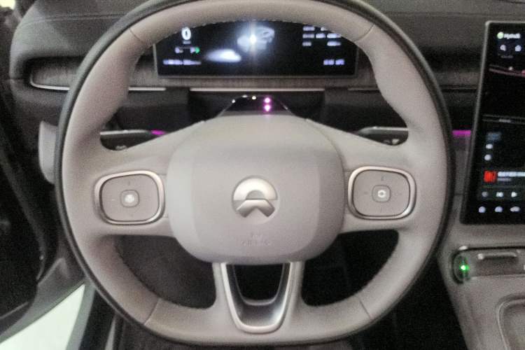 Used Nio EC6 2023 75 kWh Steering Wheel