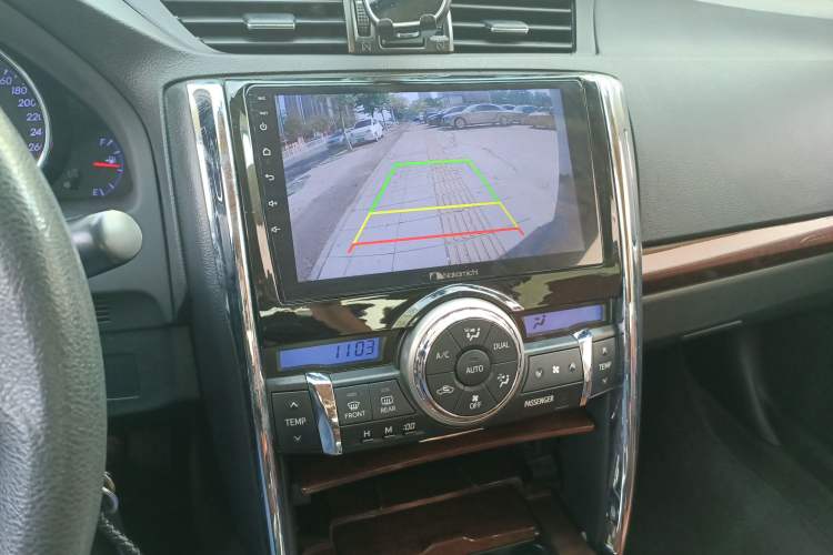 Used Toyota Reiz 2013 2.5S Elite Edition Audio And AC Panel