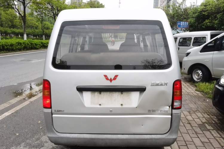 Used Wuling Zhiguang 2015 1.2L Practical LS-I Model Rear