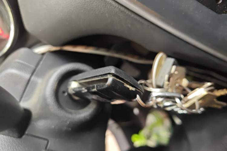 Used Peugeot 308 2014 Enjoy Edition Classic 1.6L Manual YouShang Model Vehicle Key