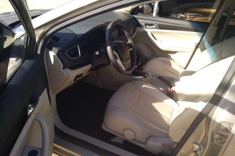 Used Roewe 360 2015 20T TST Deluxe Edition
