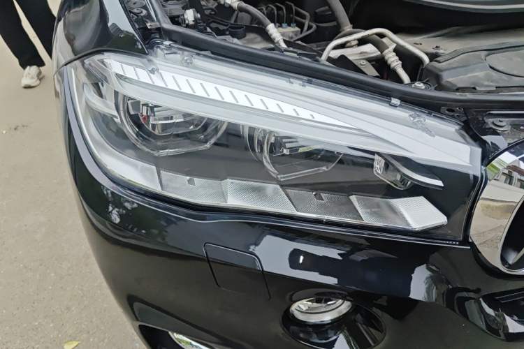 Used BMW X5 2017 xDrive28i Right Front Headlight