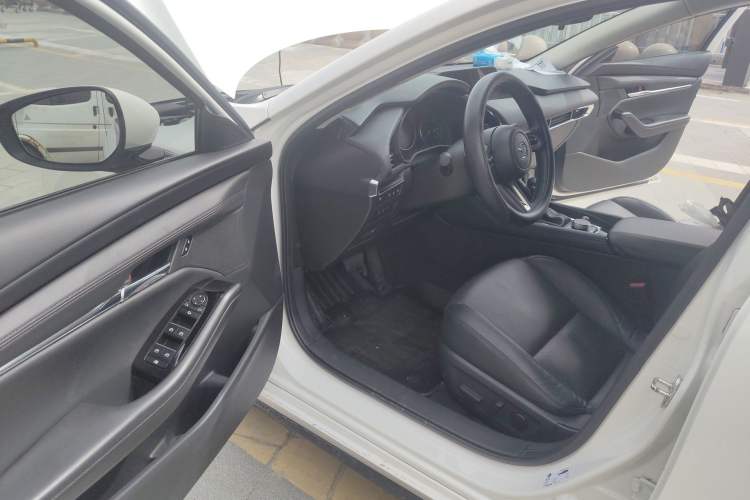 Used Mazda 3 Axela 2022 2.0L Automatic Zhiyao Edition Driver Seat