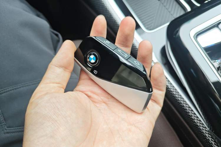 Used BMW i7 2023 xDrive60L Luxury Package
