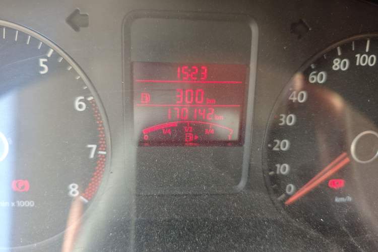 Used Volkswagen Polo 2011 1.4L Manual ZhiLe Edition Odometer Close Up