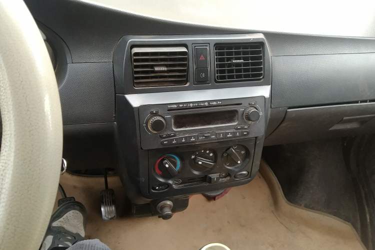 Used Wuling Rongguang 2014 1.2L S Standard Model Audio And AC Panel