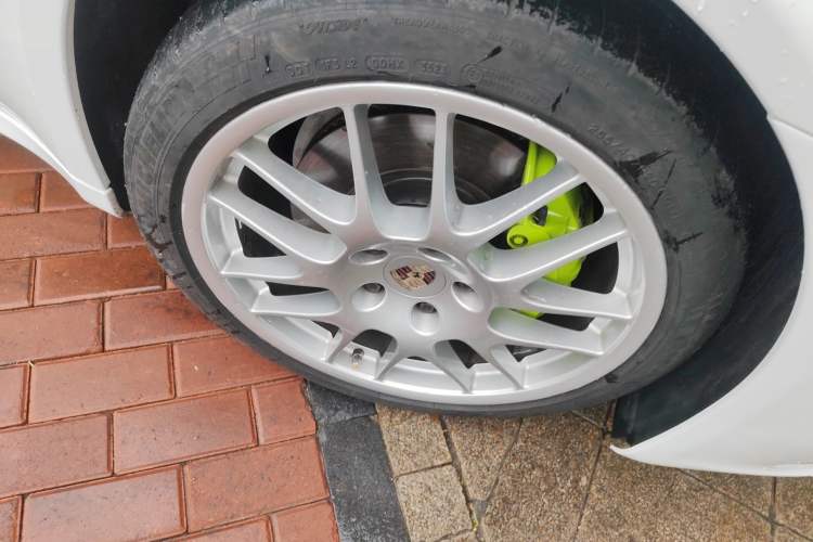 Used Porsche Panamera 2014 Panamera 4 3.0T Right Front Wheel Hub