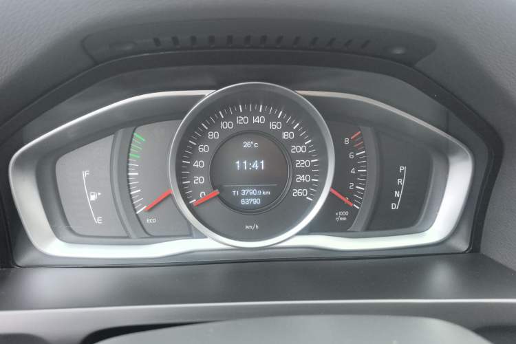 Used Volvo S60 2018 S60L T3 Smart Progress Edition Instrument Cluster