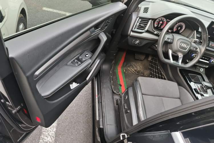 Used Audi Q5L Sportback 2022 40 TFSI Luxury Model Driver Seat