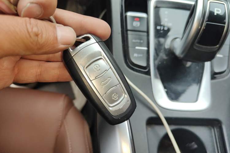 Used Geely Auto Emgrand X7 Sport 2021 1.8TD DCT Two-Wheel Drive Asian Games Edition Vehicle Key