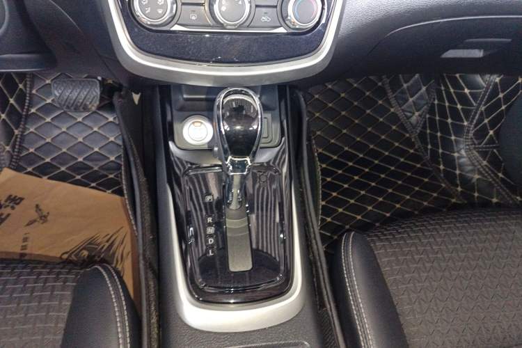 Used Nissan Tiida 2019 1.6L CVT Smart Enjoyment Version China VI Standard