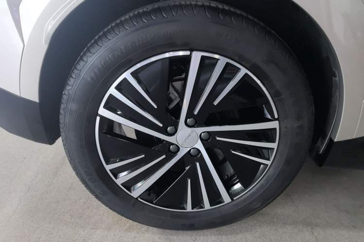 Used Lynk & Co 08 EM-P 2025 120km Long-Range Halo Right Rear Wheel Hub