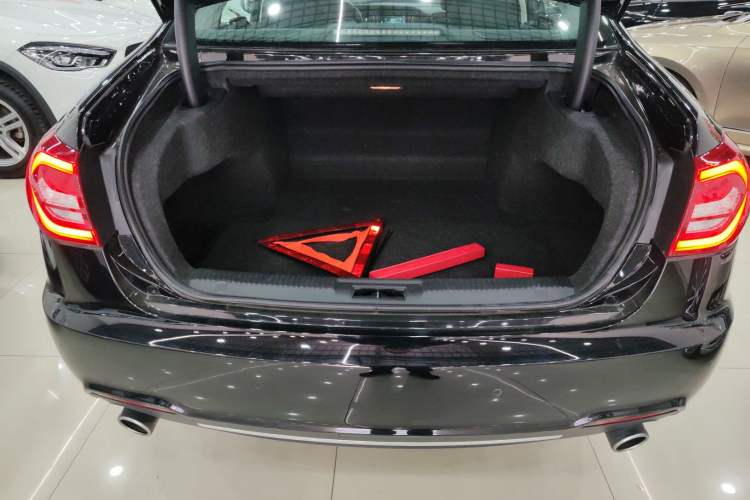 Used Hongqi H7 2021 1.8T Executive Edition
