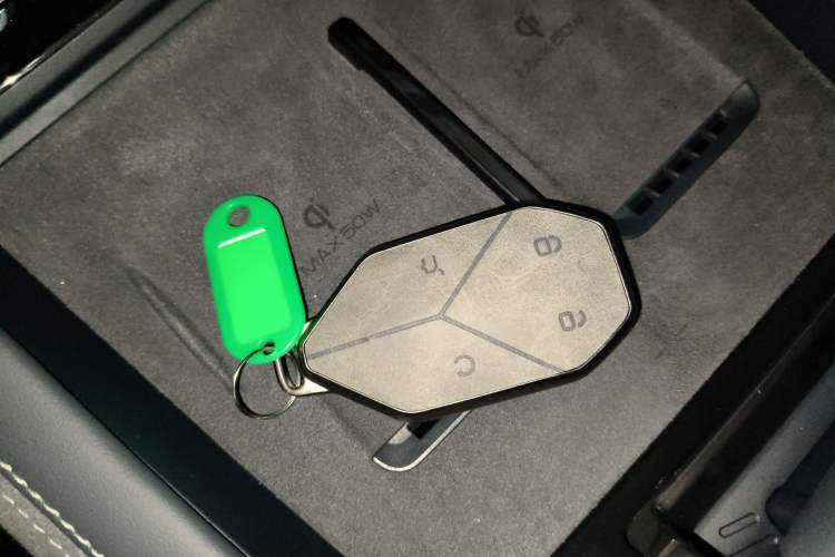 Used Formula Leopard 5 2023 Cloud Ride Flagship Edition