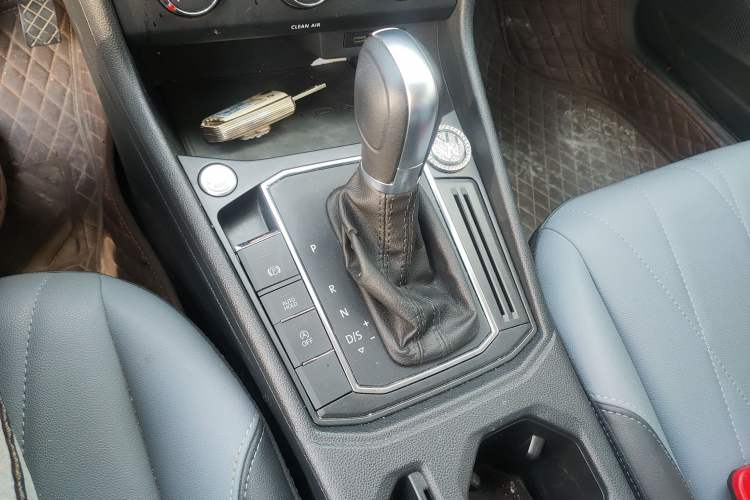 Used Volkswagen Lavida 2023 Revised Version 1.5L Automatic 5 Millionth Edition Gear Lever