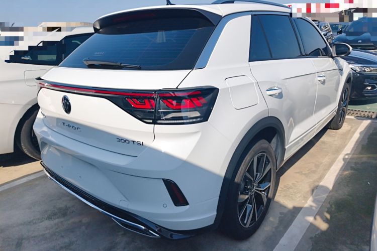 Used Volkswagen T-ROC 2023 300TSI DSG Two-Wheel-Drive Chen Guang Edition Rear Right 45 Deg