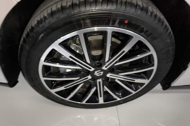 Used Leapmotor B01 2025 430 Comfort Edition Left Front Wheel Hub