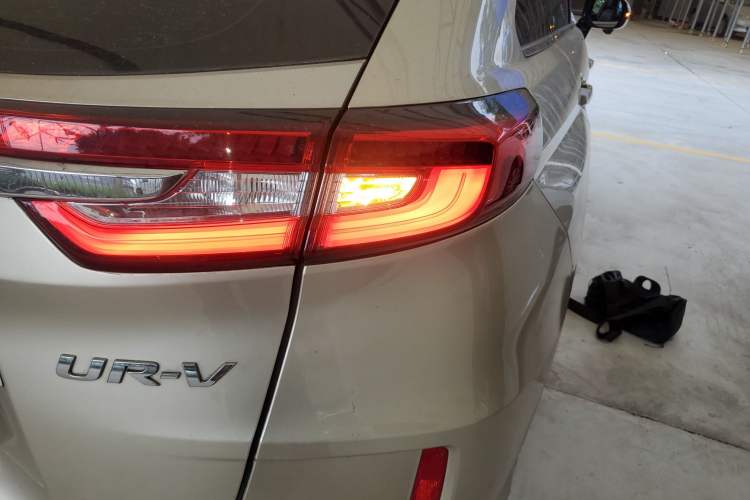 Used Honda UR-V 2017 370TURBO 2WD Prestige Edition China V Right Rear Taillight