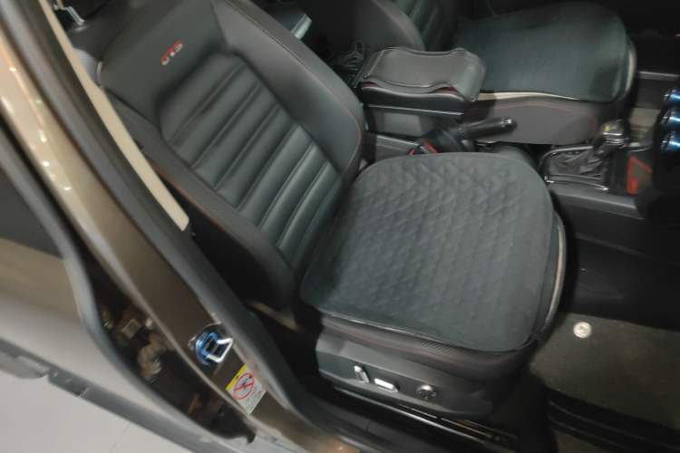 Used Skoda Yeti 2016 1.4TSI DSG Advanced Edition Right Front Seat