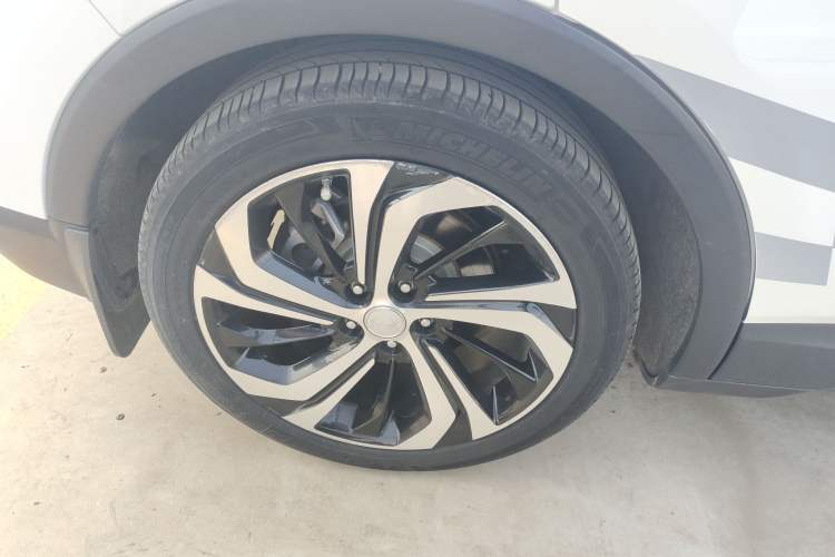 Used Hongqi E-HS3 2019 Zhilian Qiyue Two-Wheel Drive Version
