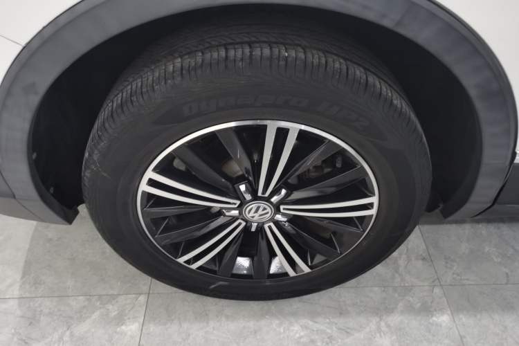 Used Volkswagen Tiguan L 2019 Updated Version 330TSI Automatic Two-Wheel Drive Panoramic Comfort Edition China VI Standard Right Rear Wheel Hub