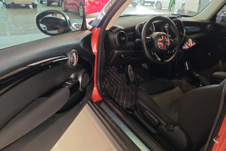 Used MINI MINI 2018 1.5T COOPER Classic Edition