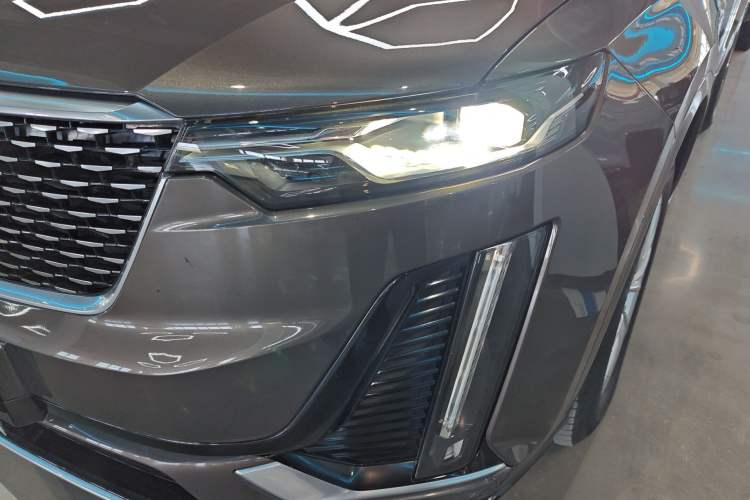 Used Cadillac XT6 2022 2.0T 7-Seater Four-Wheel-Drive Luxury Version Left Front Headlight