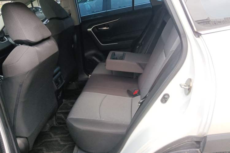 Used Toyota RAV4 2022 2.0L CVT Two-Wheel Drive Fashion Edition