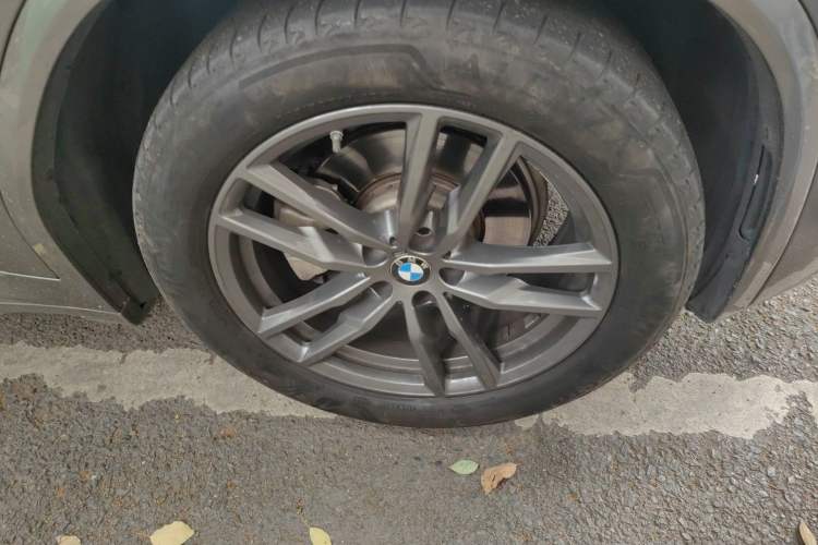 Used BMW X4 2019 xDrive25i M Sport Package Right Front Wheel Hub