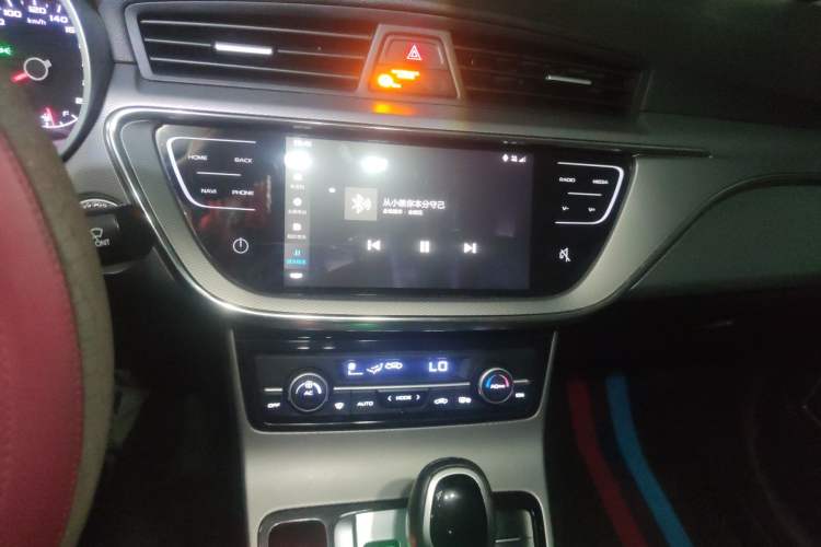 Used Geely Auto Emgrand GL 2018 1.4T DCT Elite Smart Connectivity Version Audio And AC Panel