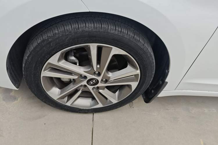 Used Hyundai Elantra (6th Generation / Lingdong) 2016 1.6L Automatic ZhiXuan – Elite Version
