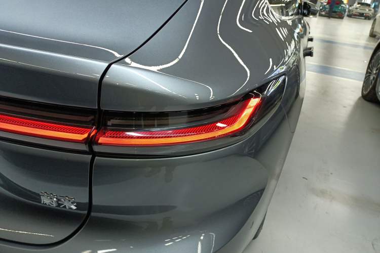 Used Nio ET7 2024 75 kWh Executive Signature Edition Right Rear Taillight