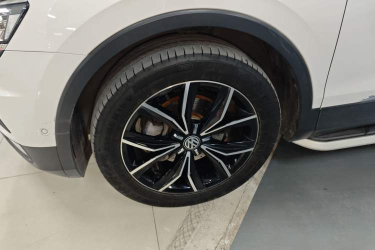 Used Volkswagen Tiguan L 2017 380TSI Automatic All-Wheel-Drive Flagship Edition
