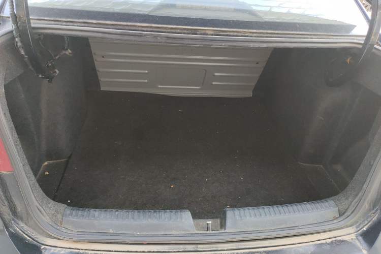 Used Volkswagen Santana 2015 1.4L Manual Fashion Edition Trunk