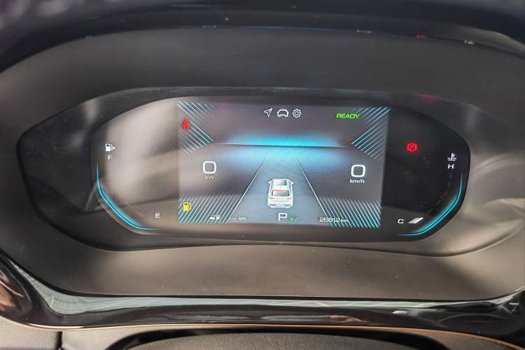 Used Wuling Xingyun 2023 2.0L DHT Standard Edition Instrument Cluster