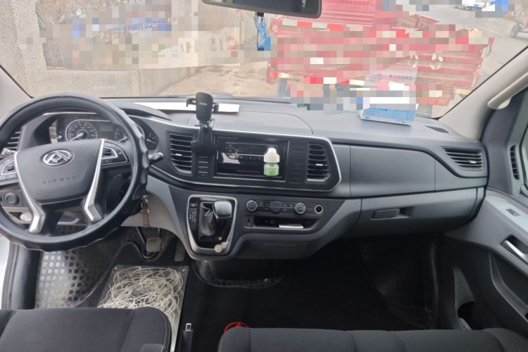 Used SAIC MAXUS Xintu V80 2024 Aotong Value Edition 6AMT Short Wheelbase Ultra-Low Roof 127 Ps 5/6 Seats