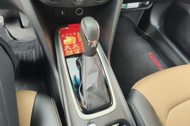 Used Chevrolet Monza 2022 320 Automatic Enjoyment Sunroof Version Gear Lever