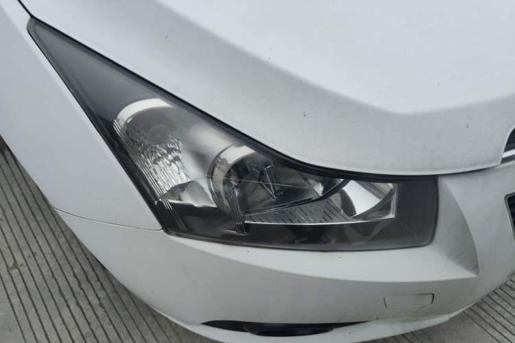 Used Chevrolet Cruze 2013 Hatchback 1.6L Manual Luxury Model
