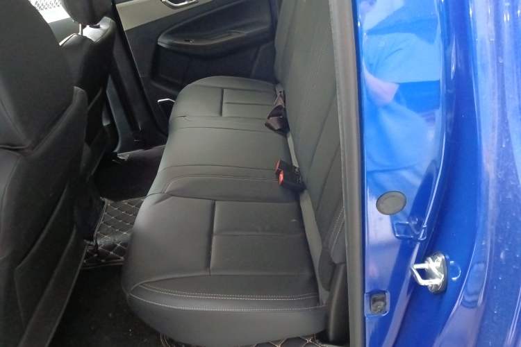 Used JMC Yuhu 7 2022 2.0T Automatic Diesel Two-Wheel Drive Comfort Plus Long Wheelbase