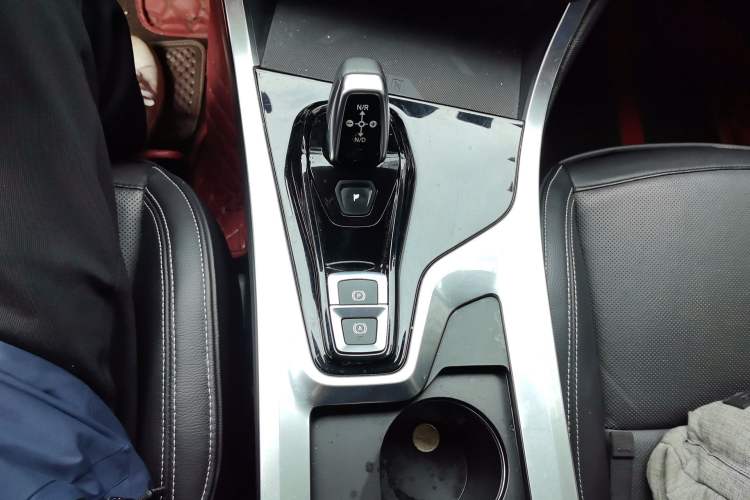 Used Lynk & Co 01 2017 2.0T Two-Wheel Drive Pro Edition Gear Lever