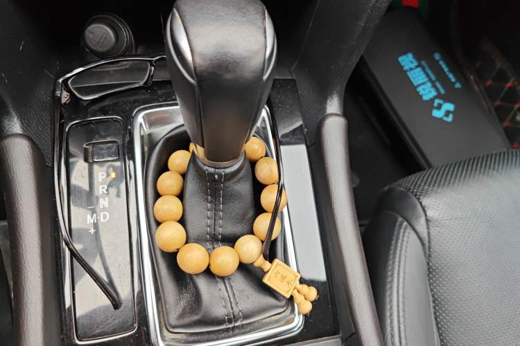 Used Mazda 3 Axela 2017 Sedan 2.0L Automatic Flagship Model China V Standard Gear Lever