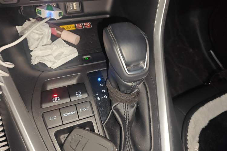 Used Toyota RAV4 2023 Dual-Engine 2.5L E-CVT Two-Wheel Drive Elite Plus Edition