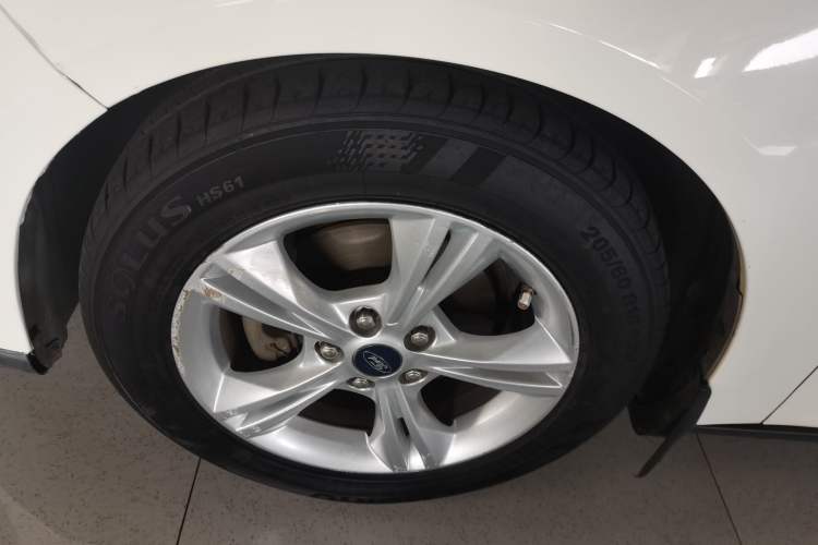 Used Ford Focus 2012 Hatchback 1.6L Automatic Fashion Edition Left Front Wheel Hub