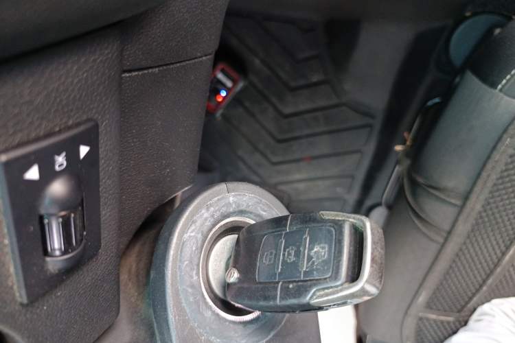 Used BAIC Off-Road BJ40 2016 40L 2.0T Manual Two-Wheel Drive Luxury Edition
